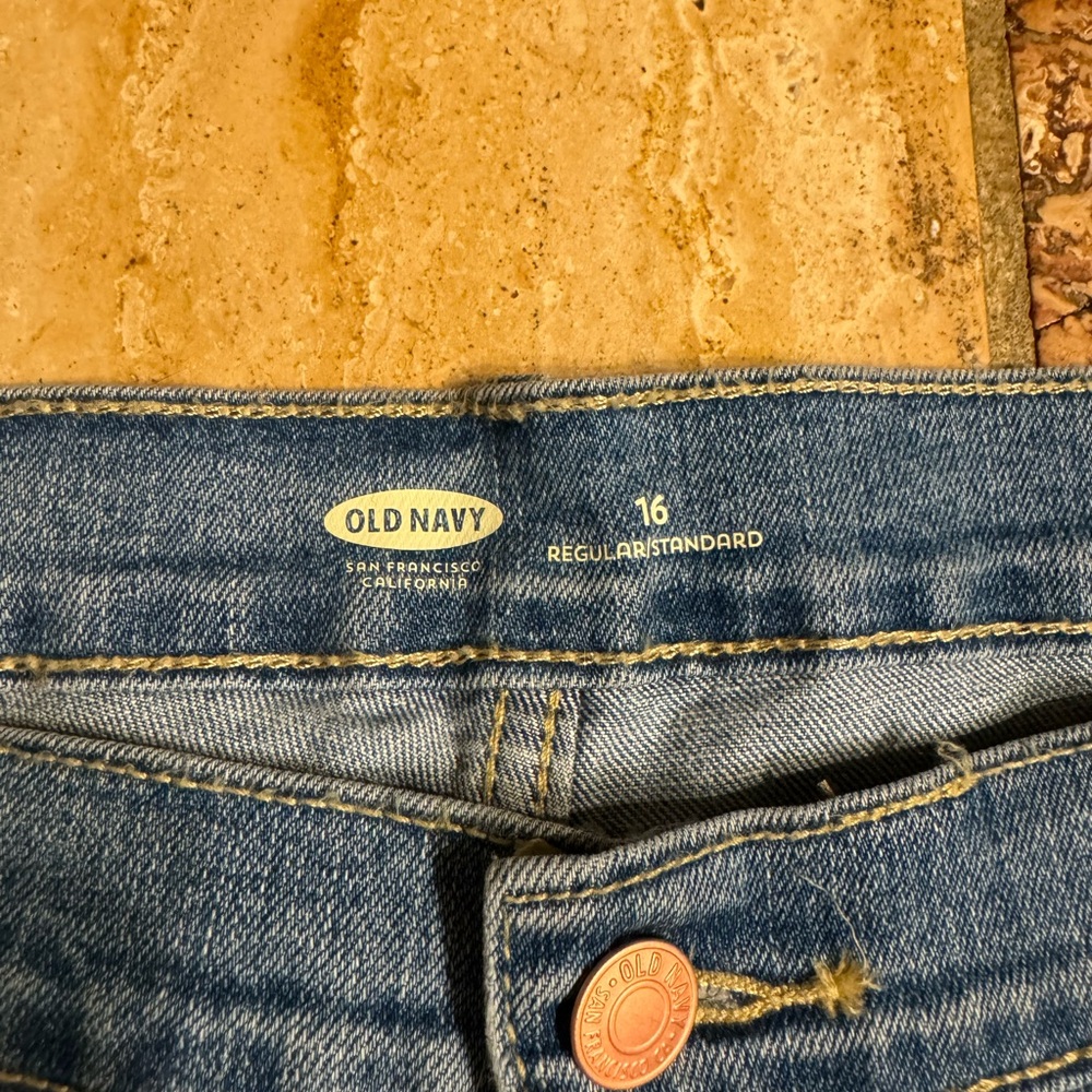 Old Navy Shorts - Picture 2 of 6